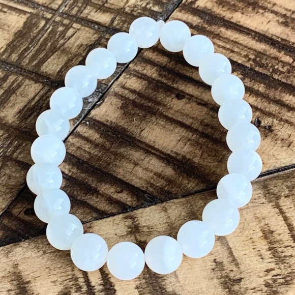 8mm Moonstone Chakra Stretch Bead Bracelet - Picture 5 of 10